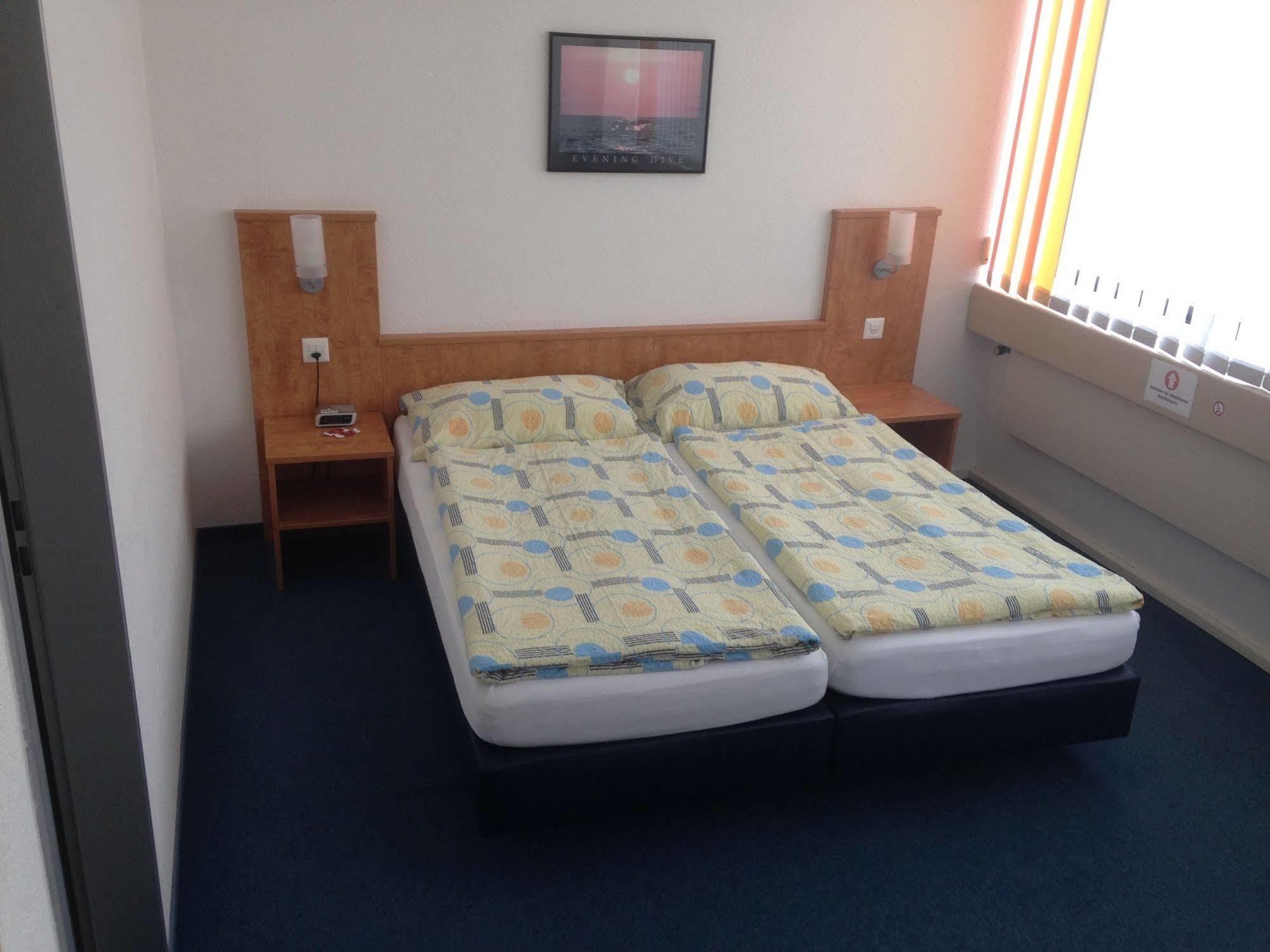 Budget Motel Self Check-In Dällikon Exterior foto