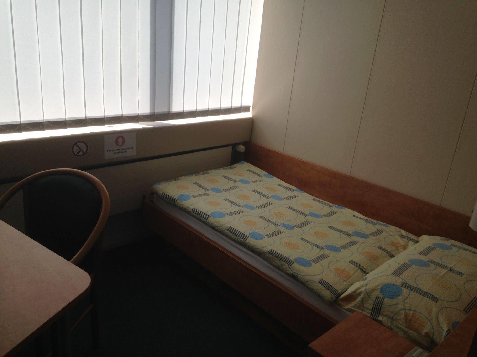Budget Motel Self Check-In Dällikon Exterior foto